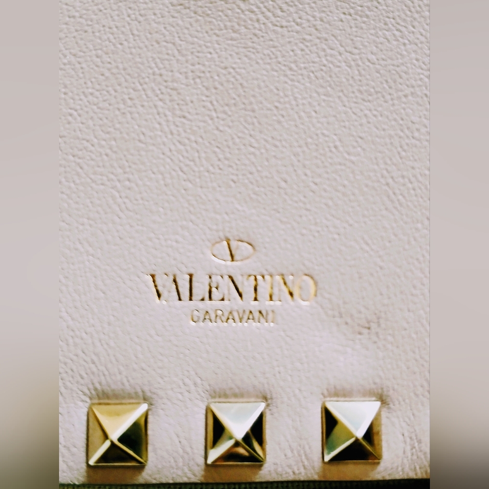 New- Valentino Garavani Rockstud Calfskin Chain Bag In Poudre - Picture 3 of 16